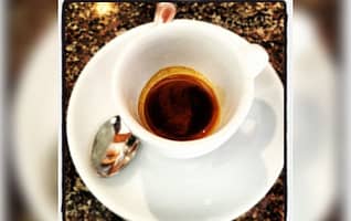 ¿Qué efectos tiene la cafeína en el organismo?